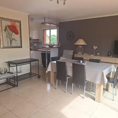 : Duplex 2 Ch Avec Piscine, Clim, Terrasse - Fr-1-781-115 *